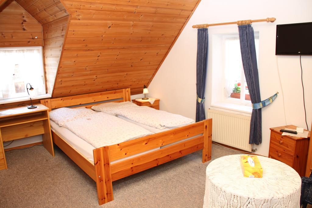 B&B Zum Treppchen Lösnich Chambre photo