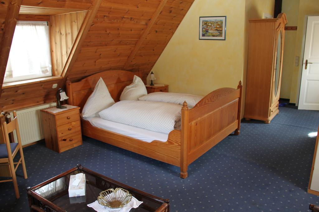 B&B Zum Treppchen Lösnich Chambre photo